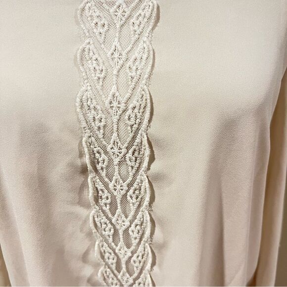 ASTR Cream and Lace Dress - Picture 5 of 8